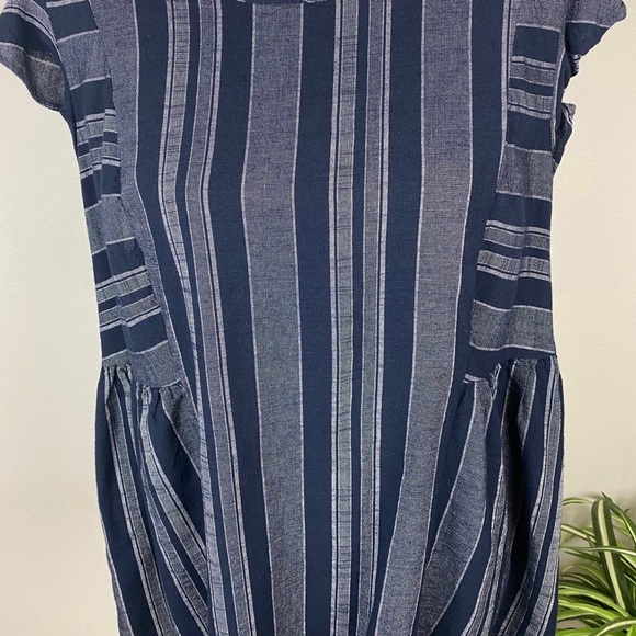 Fred David, Plus Size 2X Blouse Ruffle Sleeve Striped Navy Blue Gray EUC - Picture 3 of 9